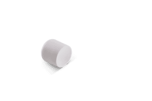 Close-up van een witte pleister voor eerste hulp op een zwarte achtergrond.