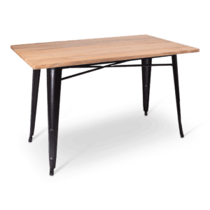 Eettafel met houten blad en zwarte metalen poten voor moderne eetkamerstijl.