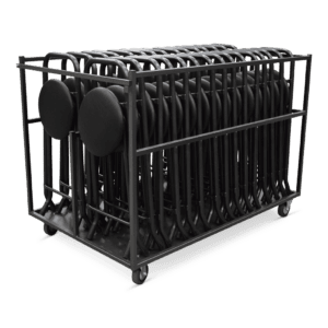 Statafel met stoelen en transportwagen voor evenementen en catering.