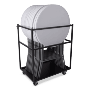 Borden voor servies en bestek op kar, ideaal voor catering en evenementen.