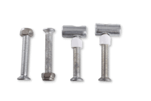 Set van metalen bouten en moeren voor meubelmontage en bevestiging.