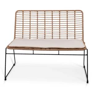 Bankje met houten frame en stoffen zitting voor tuin of interieur.