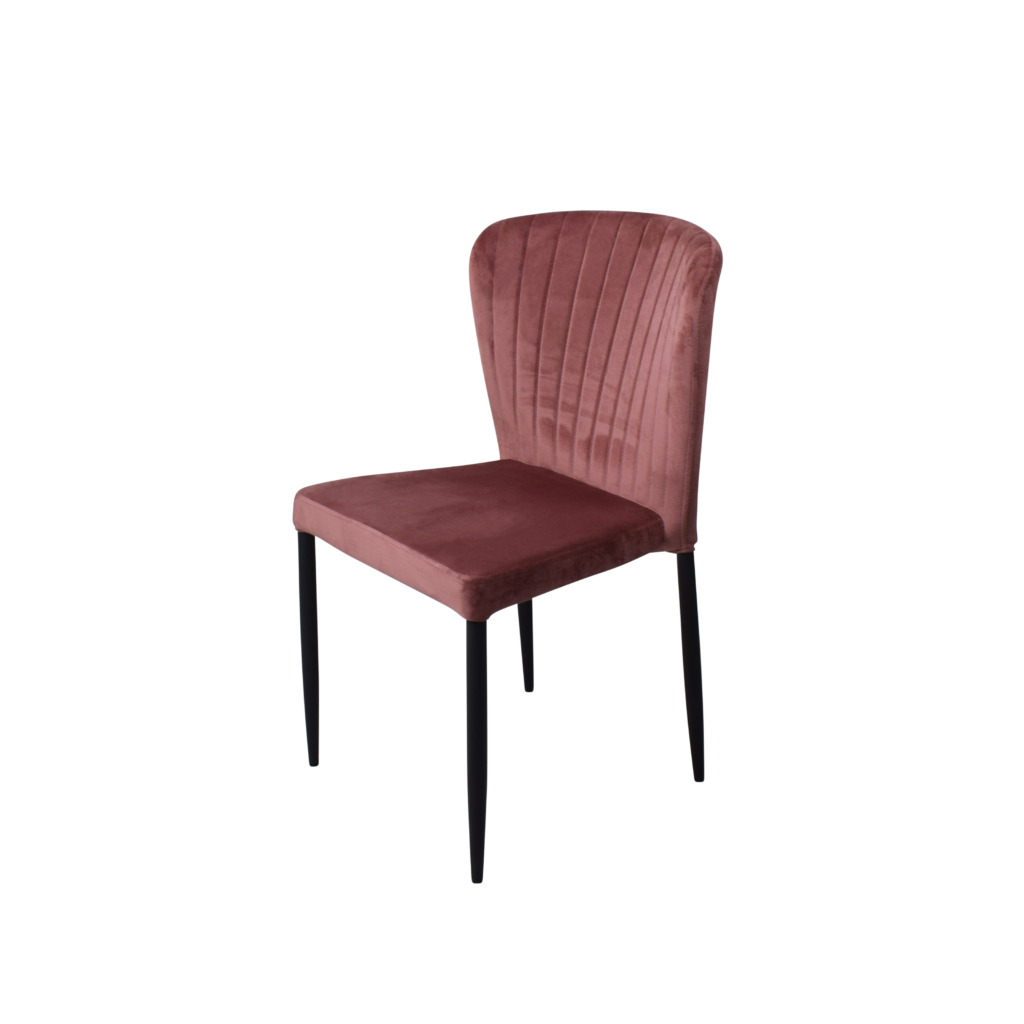Velvet eetkamerstoel met gestikte rugleuning en zwarte poten.